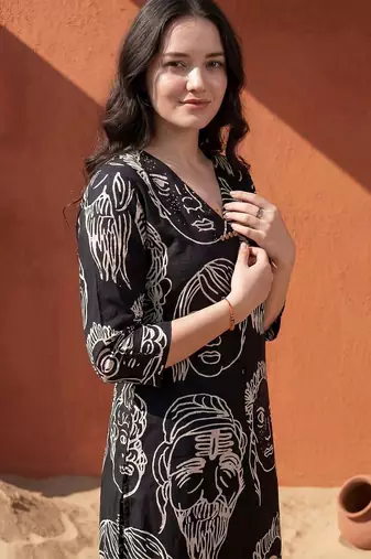 Women Printed Cotton Kurta with Trousers