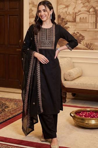 Women Ethnic Motifs Embroidered Thread Work Kurta with Trousers & With Dupatta