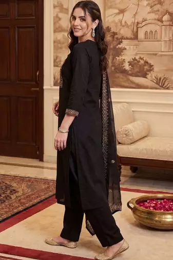 Women Ethnic Motifs Embroidered Thread Work Kurta with Trousers & With Dupatta