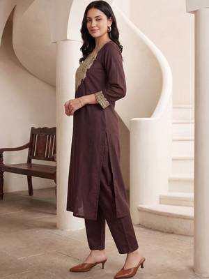Women Embroidered Sequinned Kurta with Trousers 3