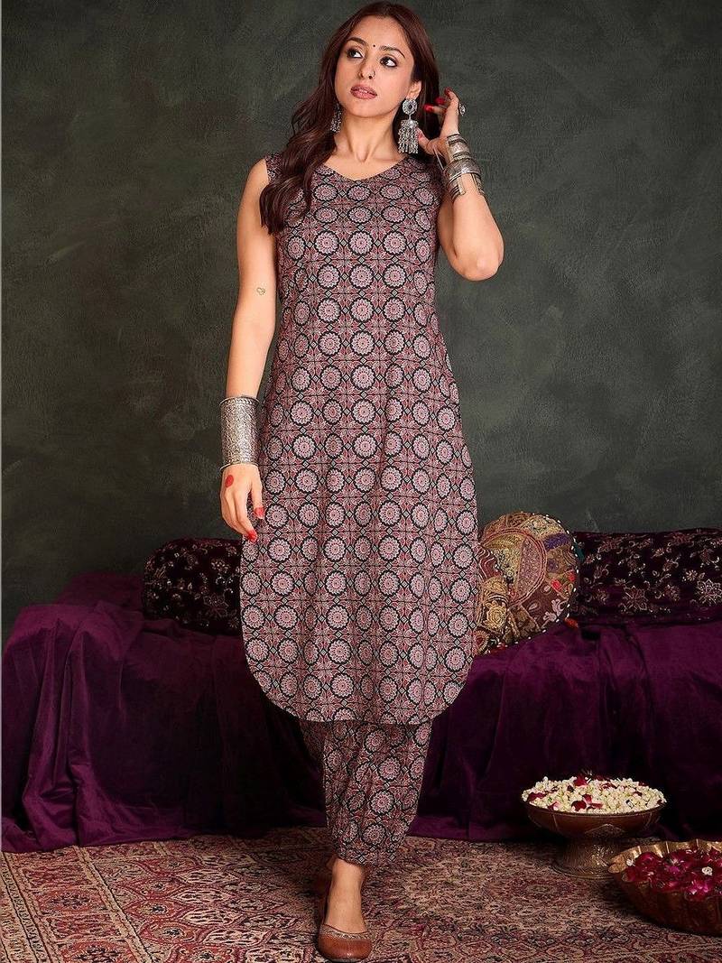 Women Ethnic Motifs Printed Cotton Kurta with Patiala