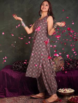 Women Ethnic Motifs Printed Cotton Kurta with Patiala 6