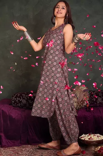 Women Ethnic Motifs Printed Cotton Kurta with Patiala