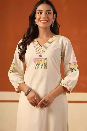 Women Ethnic Motifs Printed Thread Work Cotton Kurta with Trousers