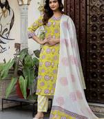 Women Floral Printed Cotton Kurta with Trousers & With Dupatta