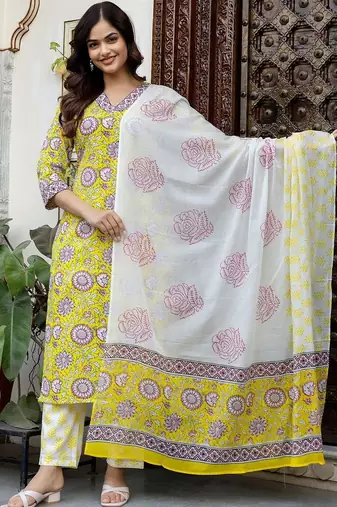 Women Floral Printed Cotton Kurta with Trousers & With Dupatta