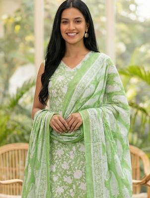 Women Floral Printed Cotton Kurta with Trousers & With Dupatta 6
