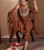 Women Ethnic Motifs Embroidered Thread Work Liva Kurta with Trousers & With Dupatta