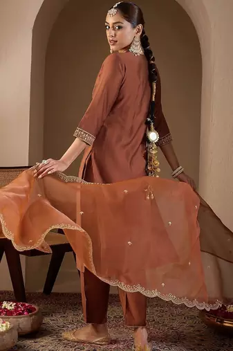 Women Ethnic Motifs Embroidered Thread Work Liva Kurta with Trousers & With Dupatta