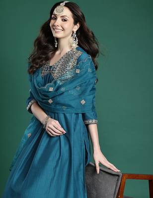 Ethnic Motifs Embroidered Kurta with Trousers & Dupatta 1