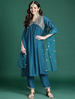 Ethnic Motifs Embroidered Kurta with Trousers & Dupatta 5