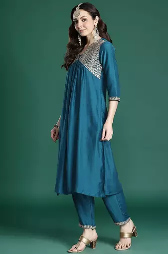 Ethnic Motifs Embroidered Kurta with Trousers & Dupatta