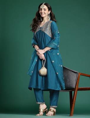 Ethnic Motifs Embroidered Kurta with Trousers & Dupatta 8