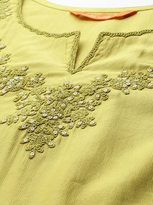 Ethnic Motifs Embroidered Sequinned Liva Kurta With Trousers & Dupatta 2