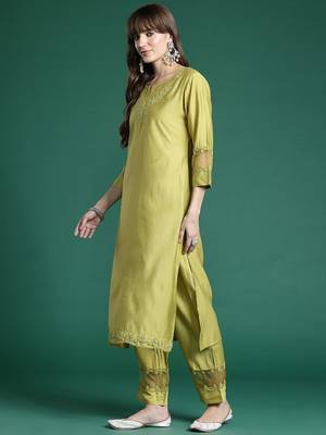 Ethnic Motifs Embroidered Sequinned Liva Kurta With Trousers & Dupatta 5