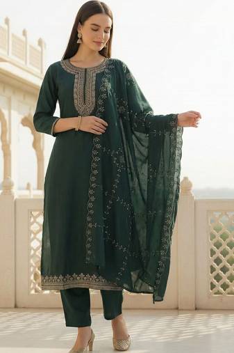 Women Ethnic Motifs Embroidered Thread Work Kurta with Trousers & With Dupatta