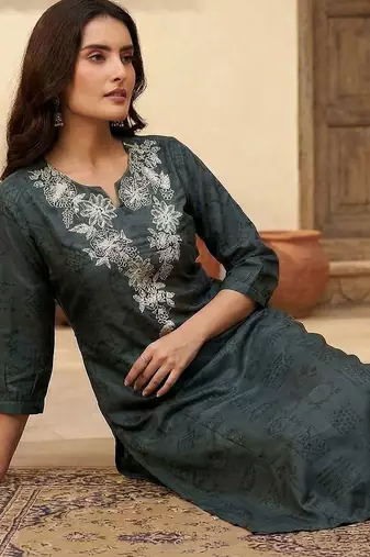 Women Bandhani Embroidered Thread Work Kurta with Trousers