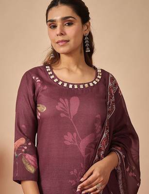 Women Floral Printed Linen Kurta with Trousers & With Dupatta 7