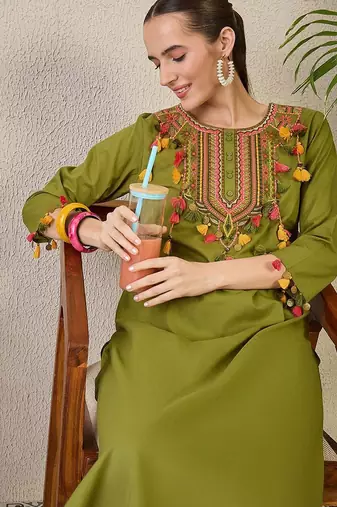 Women Set Green Embroidered Straight Co-Ords