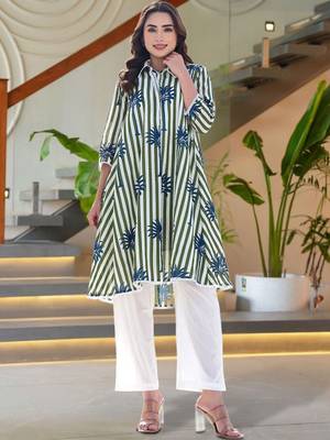 Women Printed Cotton Kurta with Trousers 1