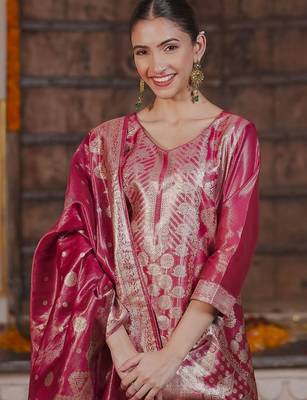 Women Solid Woven Design Kurta with Trousers & With Dupatta 6