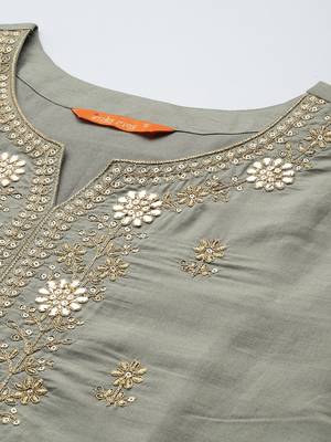 Women Ethnic Motifs Embroidered Kurta with Trousers & With Dupatta 3