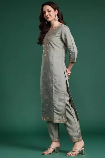 Women Ethnic Motifs Embroidered Kurta with Trousers & With Dupatta