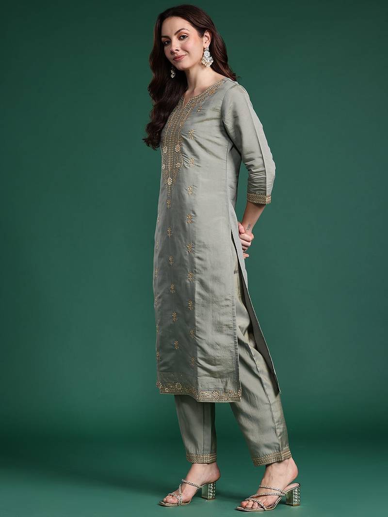 Women Ethnic Motifs Embroidered Kurta with Trousers & With Dupatta