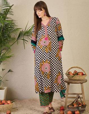 Adults-Women Checked Cotton Kurta with Trousers & Dupatta 5