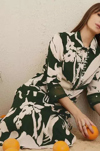 Floral Printed Shirt Collar Straight Kurta With Trousers