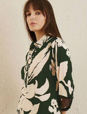 Floral Printed Shirt Collar Straight Kurta With Trousers 3