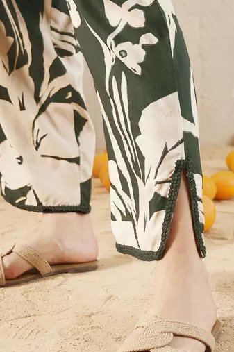 Floral Printed Shirt Collar Straight Kurta With Trousers