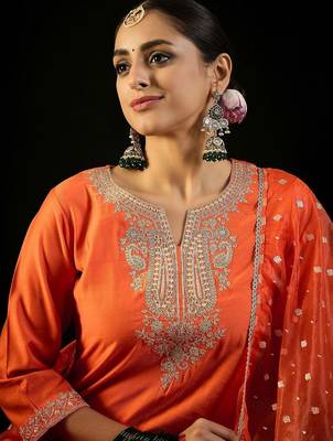 Paisley Yoke Design Liva Straight Republic Day Kurta With Trousers & Dupatta 2