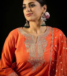 Paisley Yoke Design Liva Straight Republic Day Kurta With Trousers & Dupatta