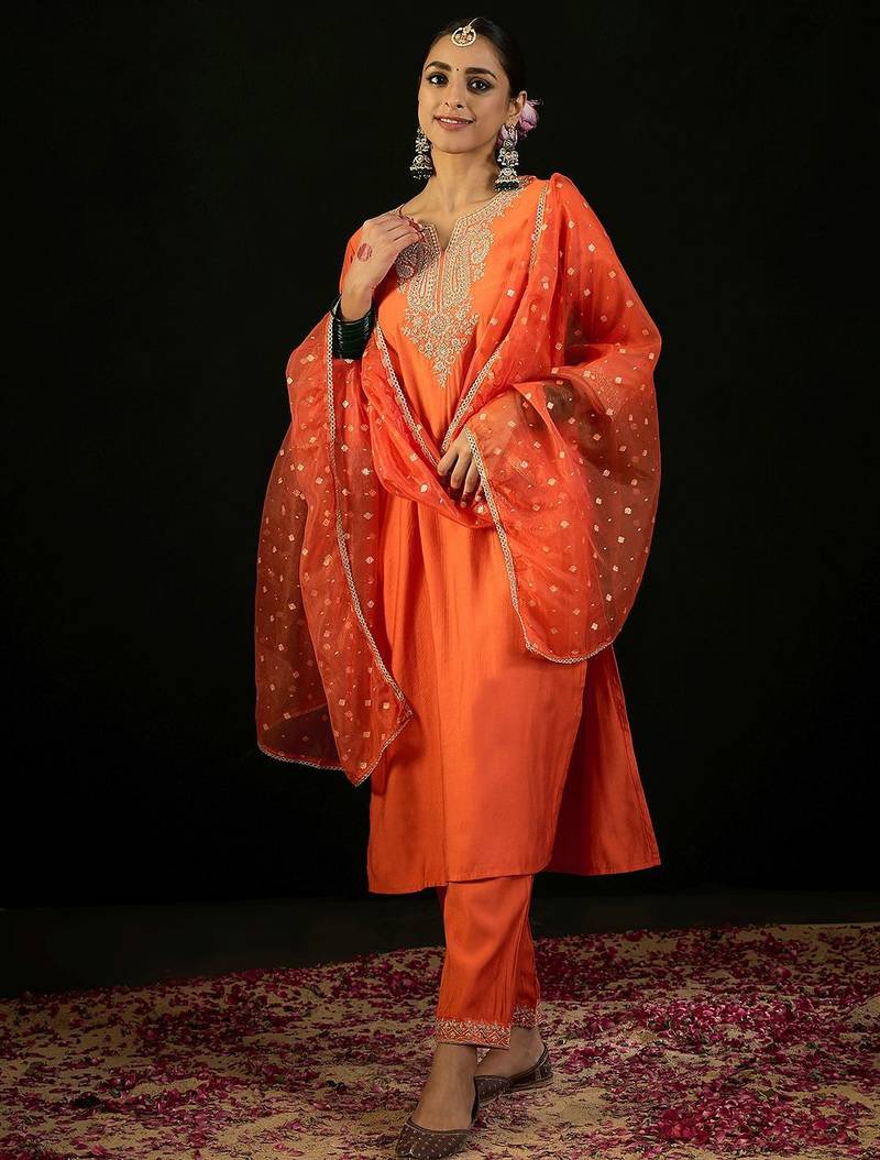 Paisley Yoke Design Liva Straight Republic Day Kurta With Trousers & Dupatta