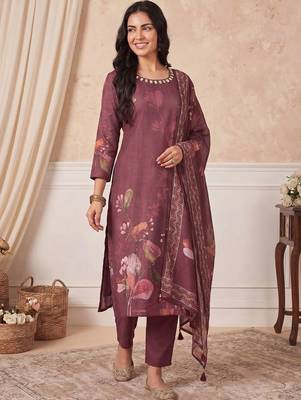 Women Floral Printed Linen Kurta with Trousers & With Dupatta 1