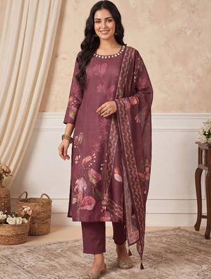 Women Floral Printed Linen Kurta with Trousers & With Dupatta 6