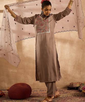 Women Ethnic Motifs Embroidered Thread Work Kurta with Trousers & With Dupatta 4