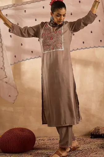 Women Ethnic Motifs Embroidered Thread Work Kurta with Trousers & With Dupatta