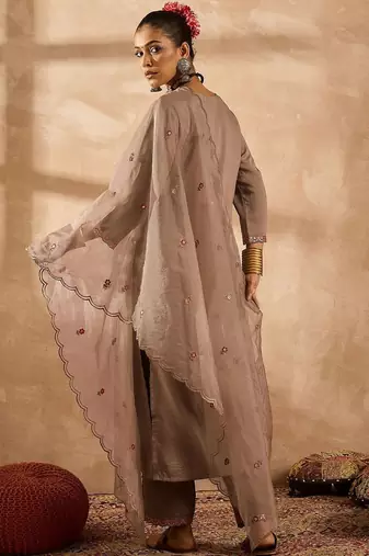 Women Ethnic Motifs Embroidered Thread Work Kurta with Trousers & With Dupatta