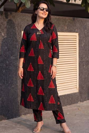 Women Printed Kurta with Trousers