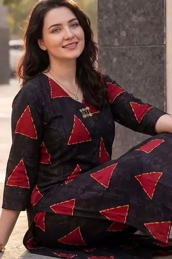 Women Printed Kurta with Trousers