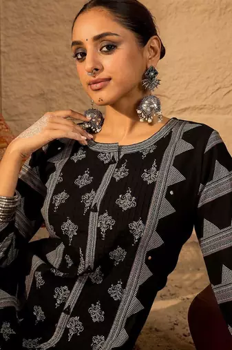 Ethnic Motifs Printed Cotton Straight Kurta With Trousers
