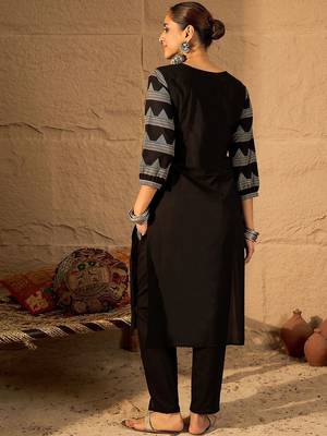 Ethnic Motifs Printed Cotton Straight Kurta With Trousers 4