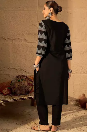 Ethnic Motifs Printed Cotton Straight Kurta With Trousers