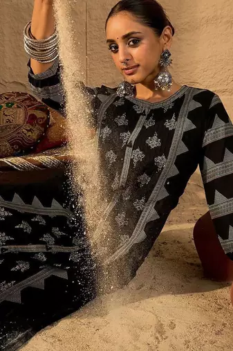 Ethnic Motifs Printed Cotton Straight Kurta With Trousers