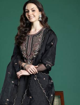 Ethnic Motifs Embroidered Cotton Kurta with Trousers & Dupatta 1