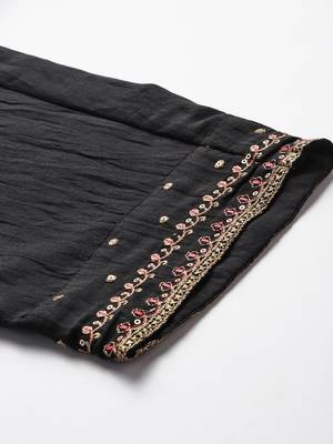Ethnic Motifs Embroidered Cotton Kurta with Trousers & Dupatta 9