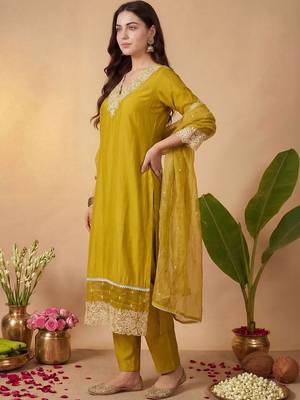 Ethnic Motifs Embroidered Thread Work Kurta with Trousers & With Dupatta 3