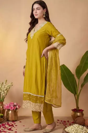 Ethnic Motifs Embroidered Thread Work Kurta with Trousers & With Dupatta